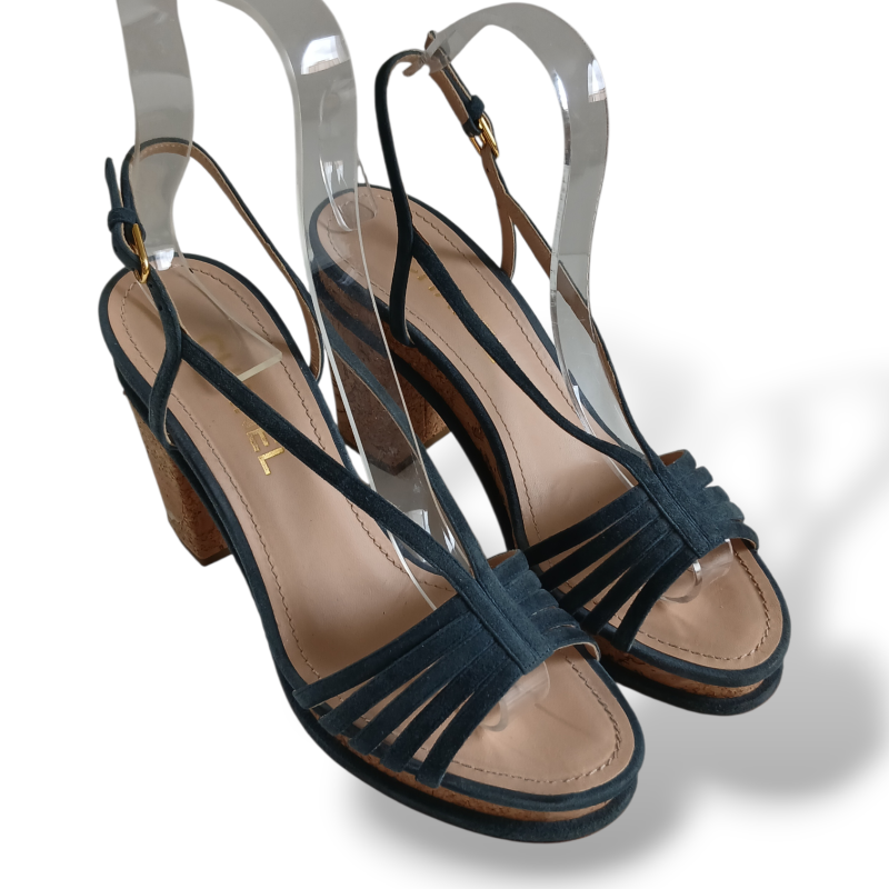 Sandália Chanel em Couro Azul Marinho Salto Bloco-39