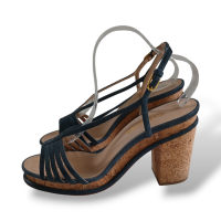 Sandália Chanel em Couro Azul Marinho Salto Bloco-39