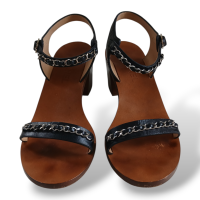 Sandália Chanel Detalhes Corrente-38