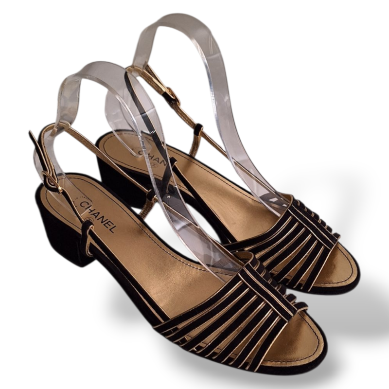 Sandália Chanel Camurça Preta Com Dourada -37 Sandália Chanel Camurça Preta Com Dourada -37