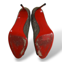 Sandália Christian Louboutin Metalizada com Detalhes Pretos em Verniz-38