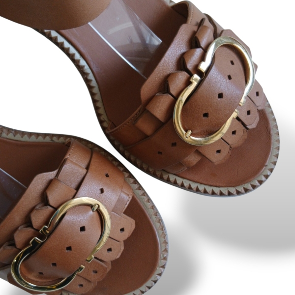 Sandália Salvatore Ferragamo Caramelo - 36