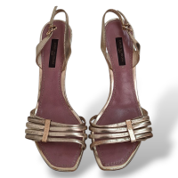 Sandália Louis Vuitton Metalizada-35