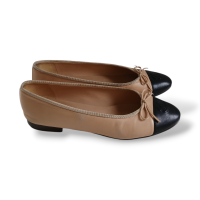 Sapatilha Chanel Cap Toe Bege com Preto-38