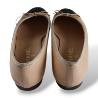 Sapatilha Chanel Cap Toe Bege com Preto-38