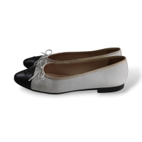 Sapatilha Chanel Cap Toe Branca com Preto-39