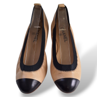 Sapatilha Chanel Bege e Preta com Elástico - 37 Sapatilha Chanel Bege e Preta com Elástico - 37