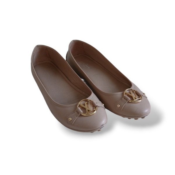 Sapatilha Louis Vuitton Dauphine Flat Bege - 36