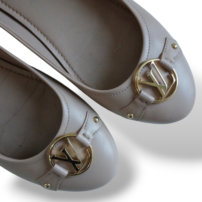 Sapatilha Louis Vuitton Dauphine Flat Bege - 36