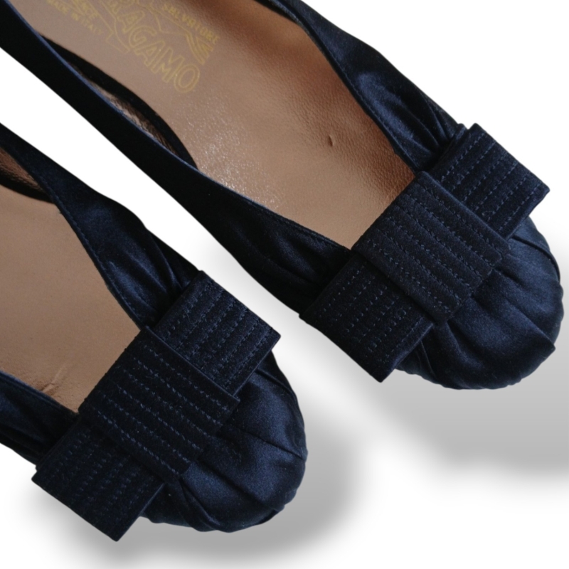 Sapatilha Salvatore Ferragamo Preta - 36 