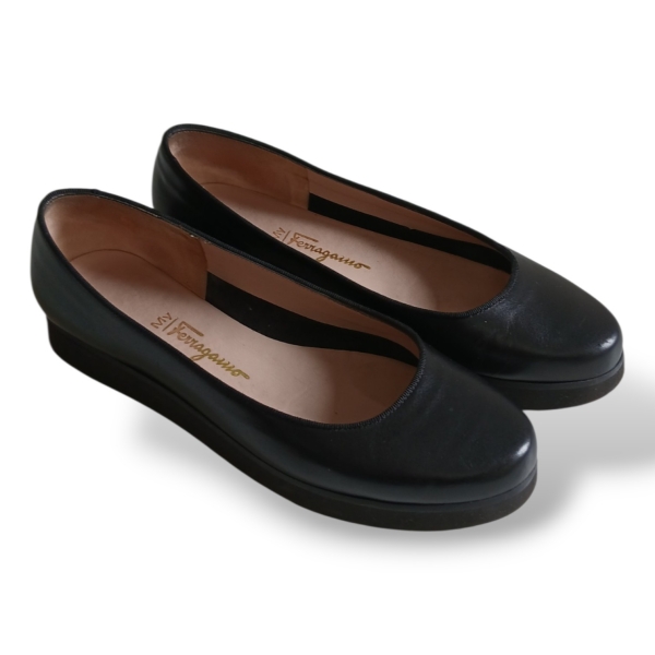 Sapatilha Salvatore Ferragamo Preto - 35