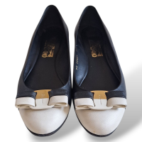 Sapatilha Salvatore Ferragamo Preta e Branca-36