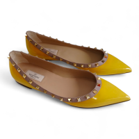 Sapatilha Valentino Amarela Verniz com Spikes-39