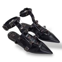 Sapatilha Valentino Garavani Roman Stud Preta 
