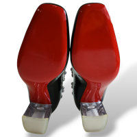 Sapato Christian Louboutin Verniz Preto com PVC-39