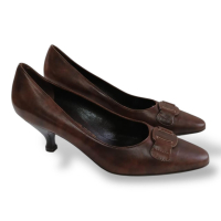 Scarpin Salvatore Ferragamo Marrom com Fivela-36