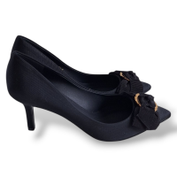 Scarpin Salvatore Ferragamo com Laço Preto - 37 Scarpin Salvatore Ferragamo com Laço Preto - 37