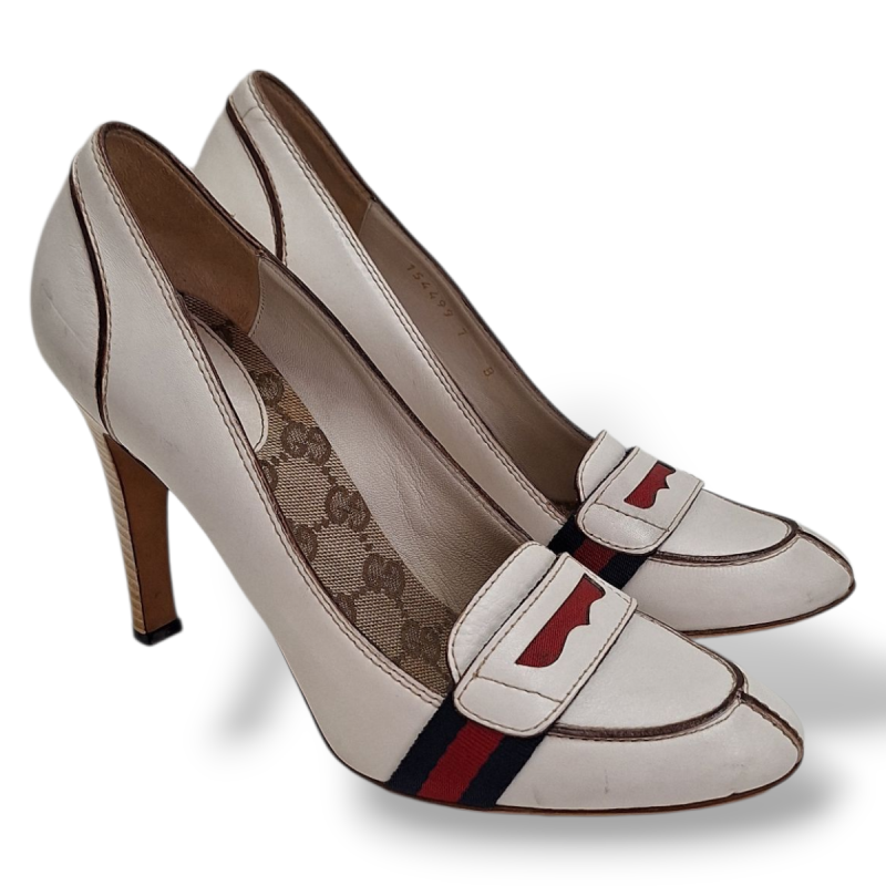 Sapato Gucci Couro Off-White GG - 35