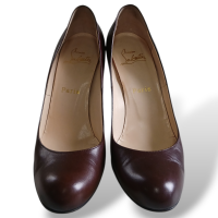 Scarpin Christian Louboutin Marrom Bico Redondo-38