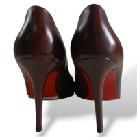 Scarpin Christian Louboutin Marrom Bico Redondo-38