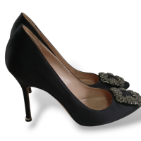 Scarpin Manolo Blahnik Pedras-38
