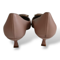 Scarpin Salvatore Ferragamo Natural com Fivela Dourada-35