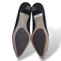 Scarpin Salvatore Ferragamo Preto em Camurça-37
