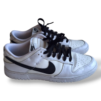 Tênis Nike Dunk Black and White-42