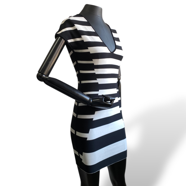Vestido Herve Leger Branco e Preto - PP Vestido Herve Leger Branco e Preto - PP