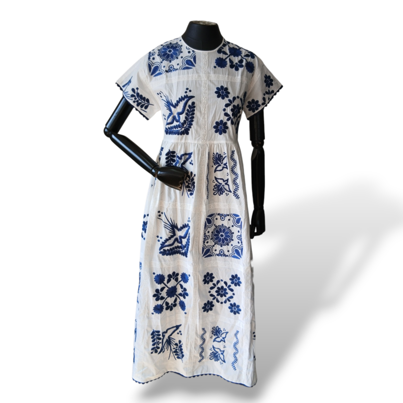 Vestido Red Valentino Branco com Bordado Azul - 40