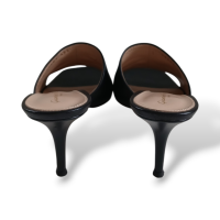 Mule Gianvito Rossi Preta-39