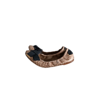 Sapatilha Louis Vuitton Dourada - 35