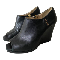 Ankle Boot Prada Couro Preta 34