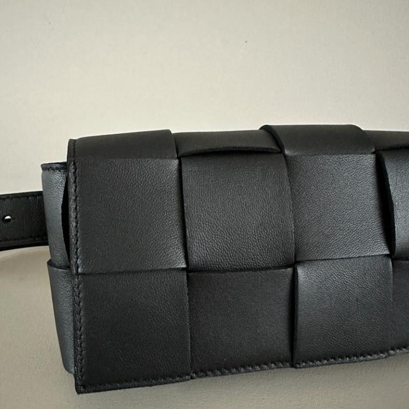Bolsa Bottega Veneta Intrecciato Cassette Belt 
