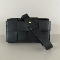 Bolsa Bottega Veneta Intrecciato Cassette Belt 