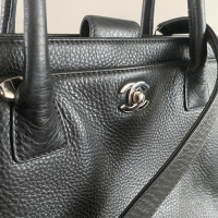 Bolsa Chanel Cerf Tote Preta Caviar