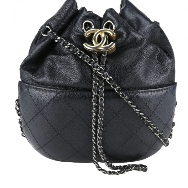 Bolsa Chanel Gabrielle Bucket Couro Preta