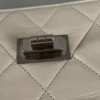 Bolsa Chanel Lambskin East Mademoiselle Flap Off-White