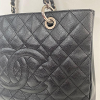 Bolsa Chanel Shopper Caviar Preta
