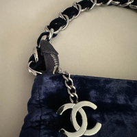 Bolsa Chanel Veludo e Cetim Azul Marinho