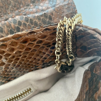 Bolsa Clutch Alexandre Birman Python Marrom 