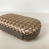 Clutch Bottega Veneta Knot Cetim Marrom