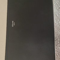 Clutch Celine Solo Pouch Couro Preta com Prata