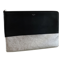 Clutch Celine Solo Pouch Couro Preta com Prata