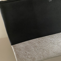 Clutch Celine Solo Pouch Couro Preta com Prata