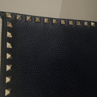 Bolsa Clutch Valentino Rockstud Azul Marinho