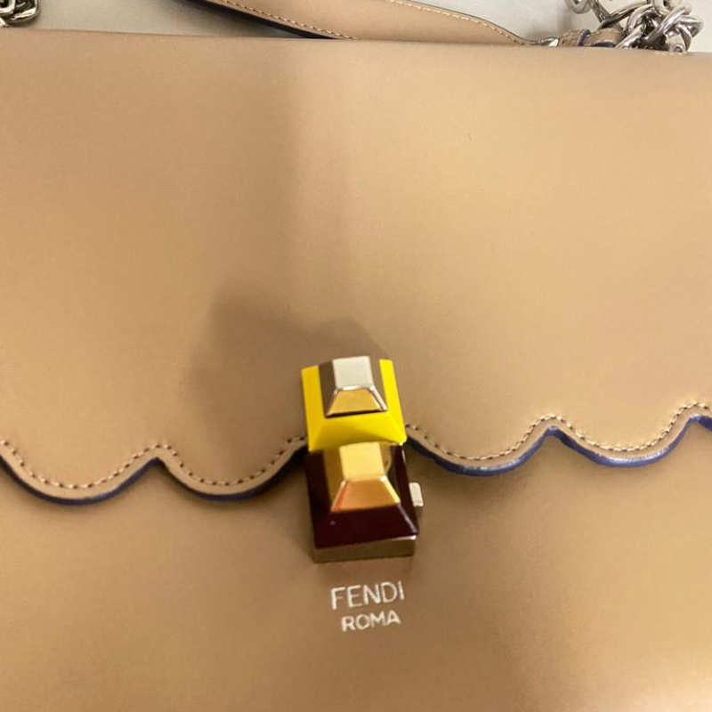 Bolsa Fendi Kan I Caramelo
