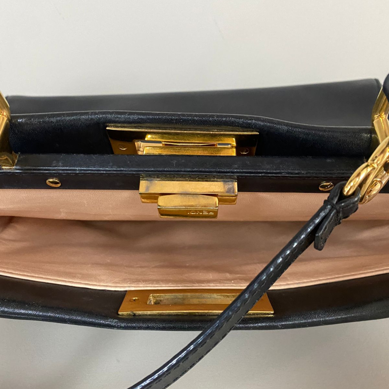 Bolsa Fendi Peekaboo Preta