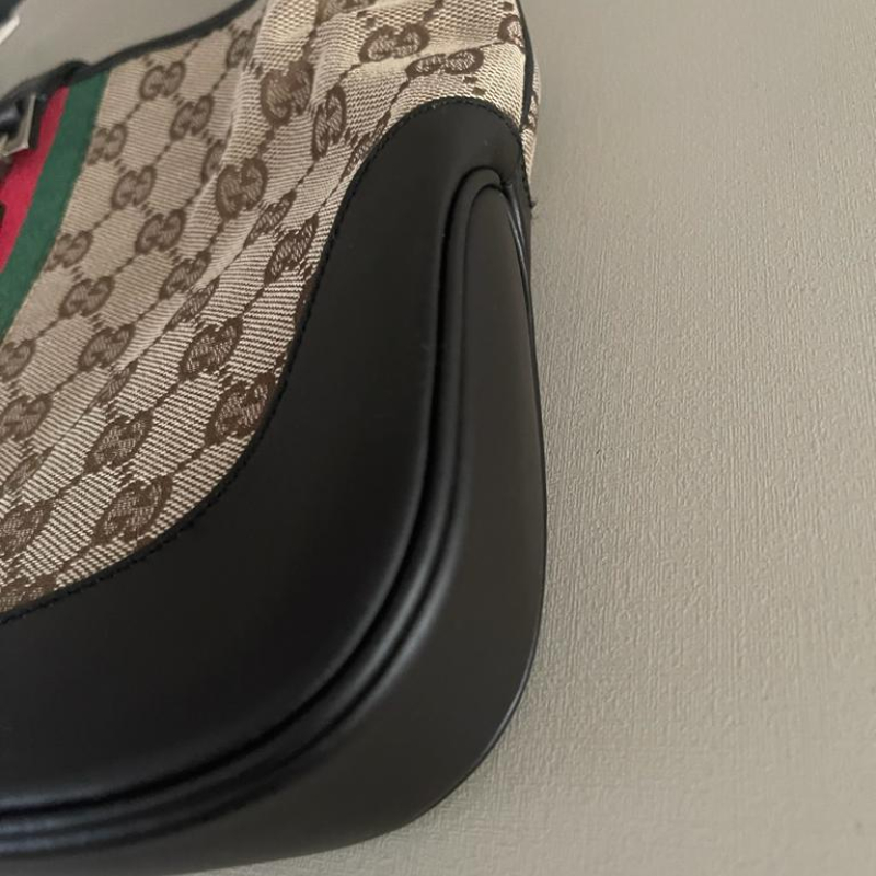 Bolsa Gucci Jackie Lobo Monograma