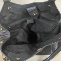 Bolsa Gucci Sukey GG Couro Preta